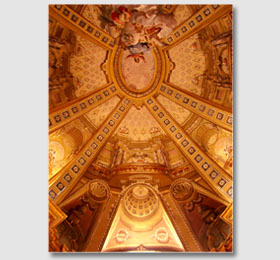 Decori a trompe l´oeil della cupola elicoidale del Santuario di Sommariva del Bosco
